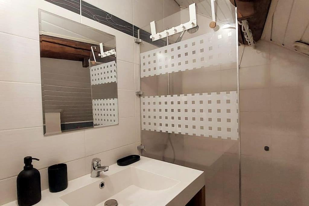 Chalet Charm In The Heart Of The Old Town Annecy Ngoại thất bức ảnh